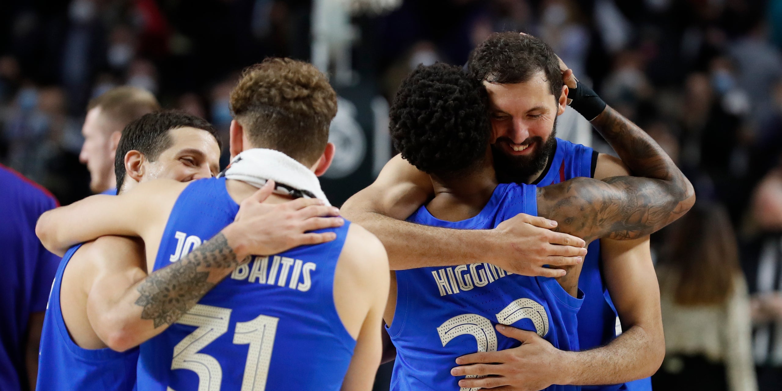 Els jugadors del Barça celebren el triomf | Barça bàsquet