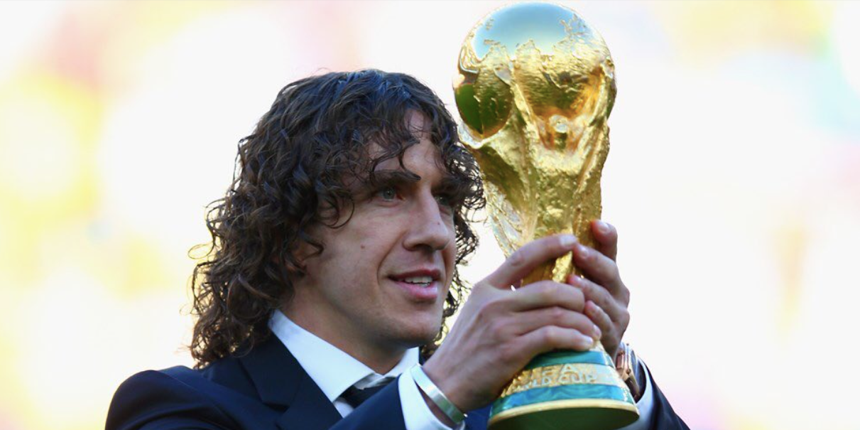 Carles Puyol aixeca la Copa del Món | FIFA
