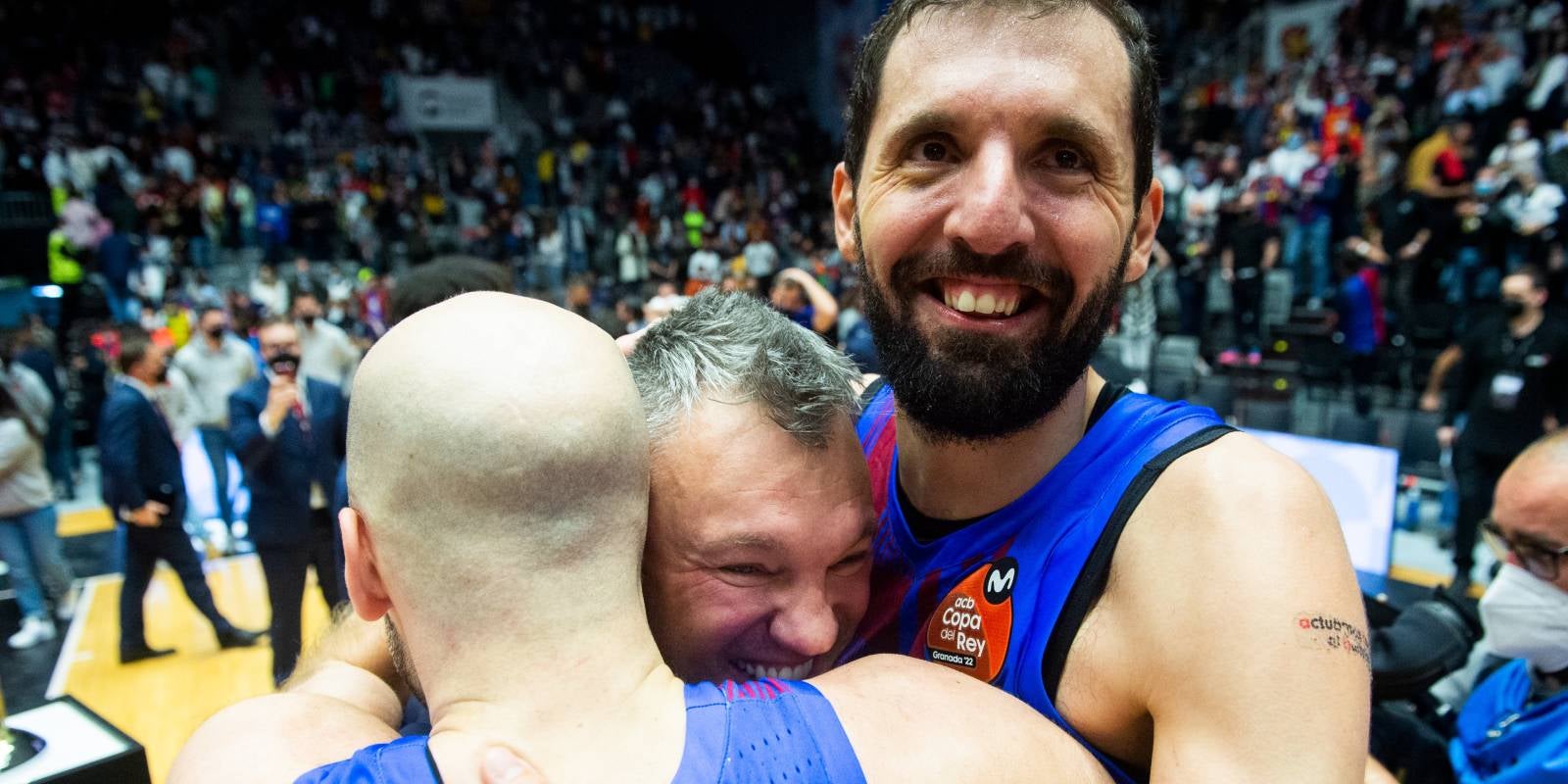 Mirotic i Saras, després de guanyar la Copa | FC Barcelona