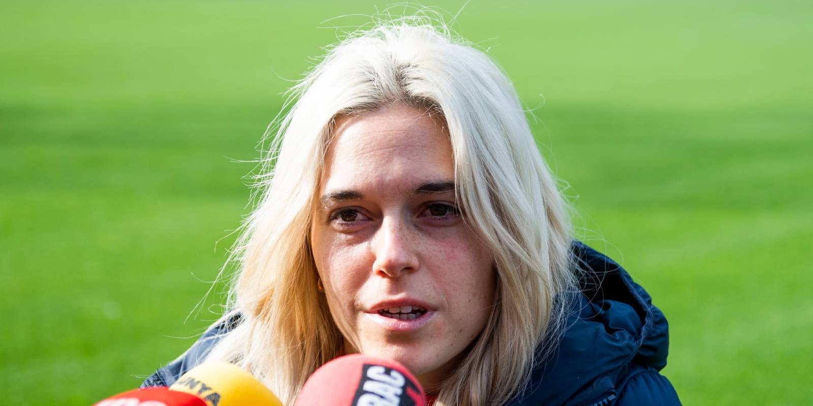 Mapi León atén mitjans en la prèvia del Barça-Madrid al Camp Nou | @FCBfemeni