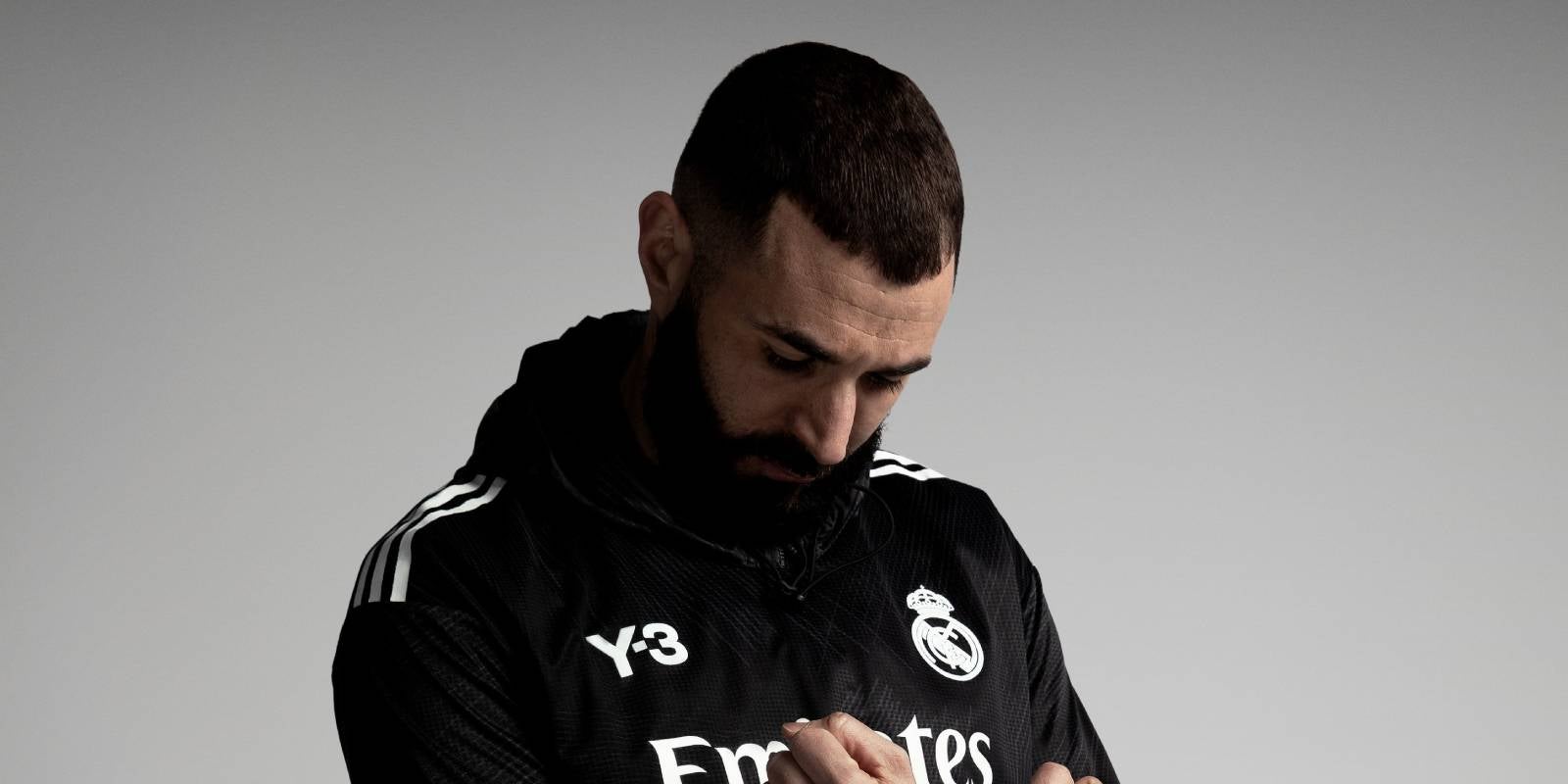 Karim Benzema, amb la nova equipació del Madrid | Reial Madrid