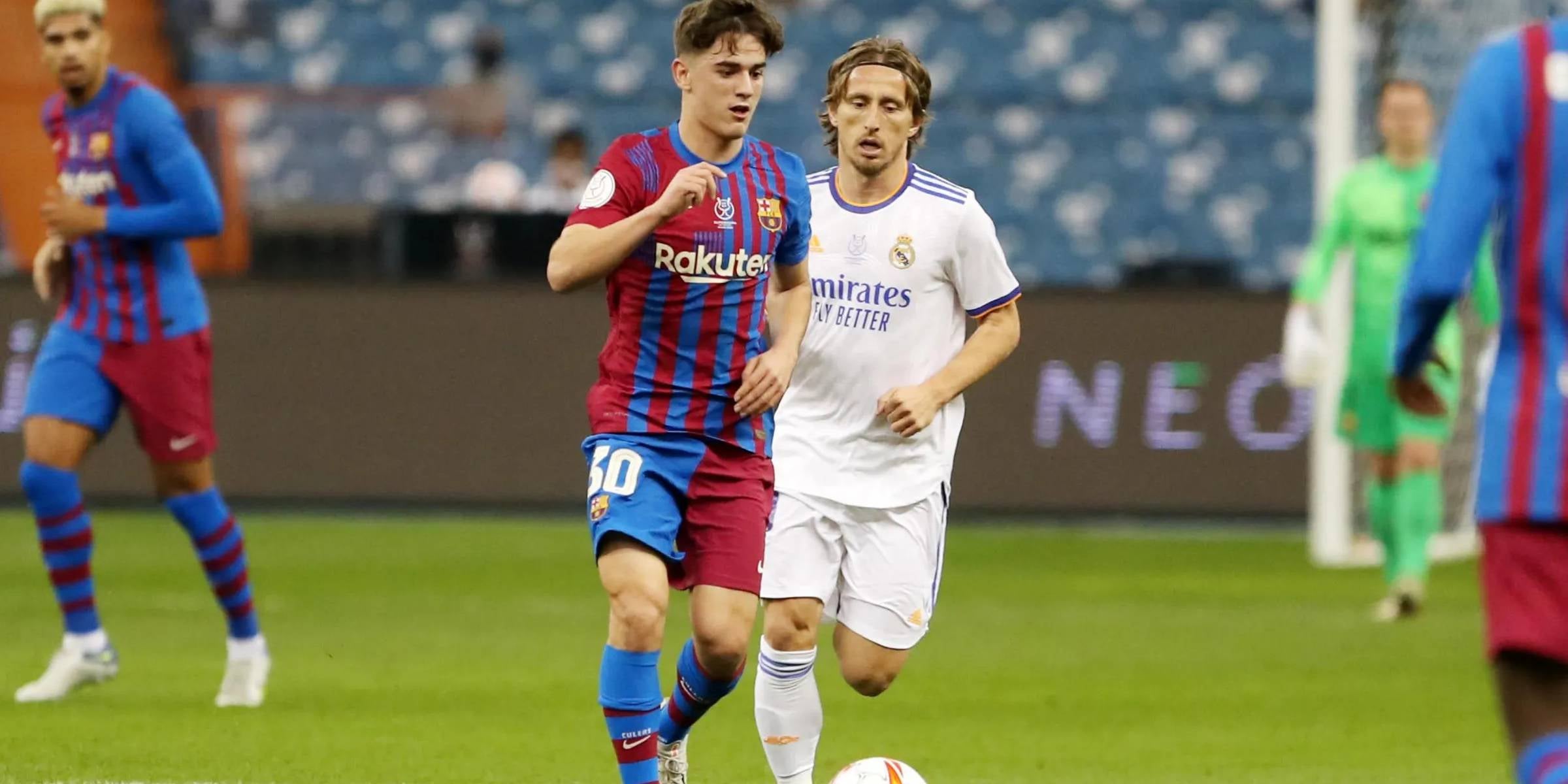 Gavi i Modric durant un clàssic | FC Barcelona