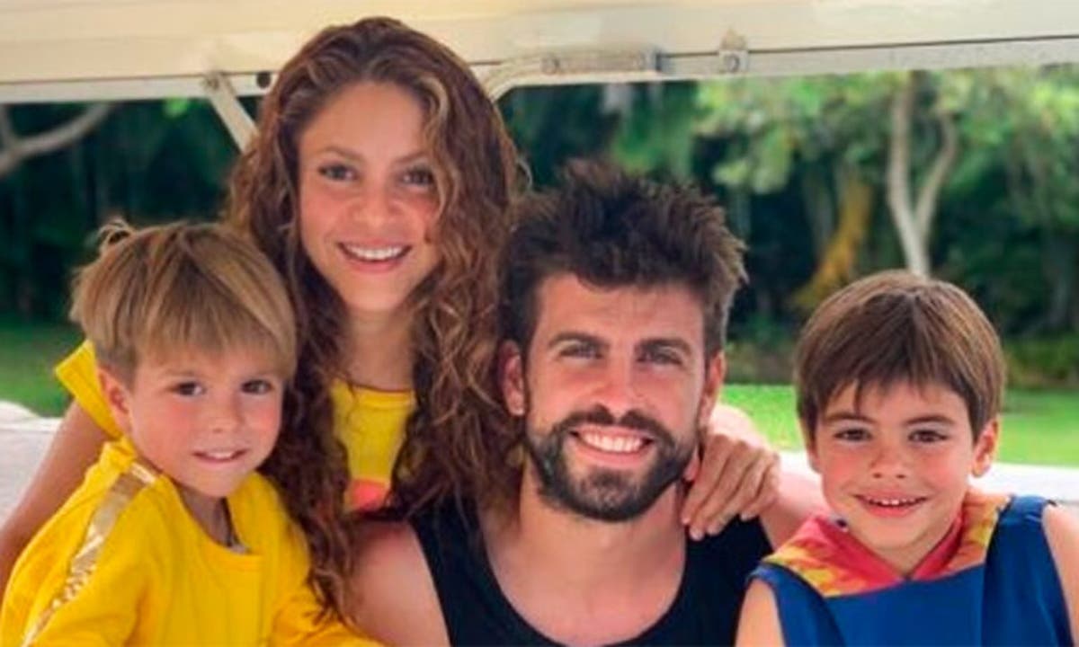 Piqué i Shakira, amb els seus fills | @3gerardpique