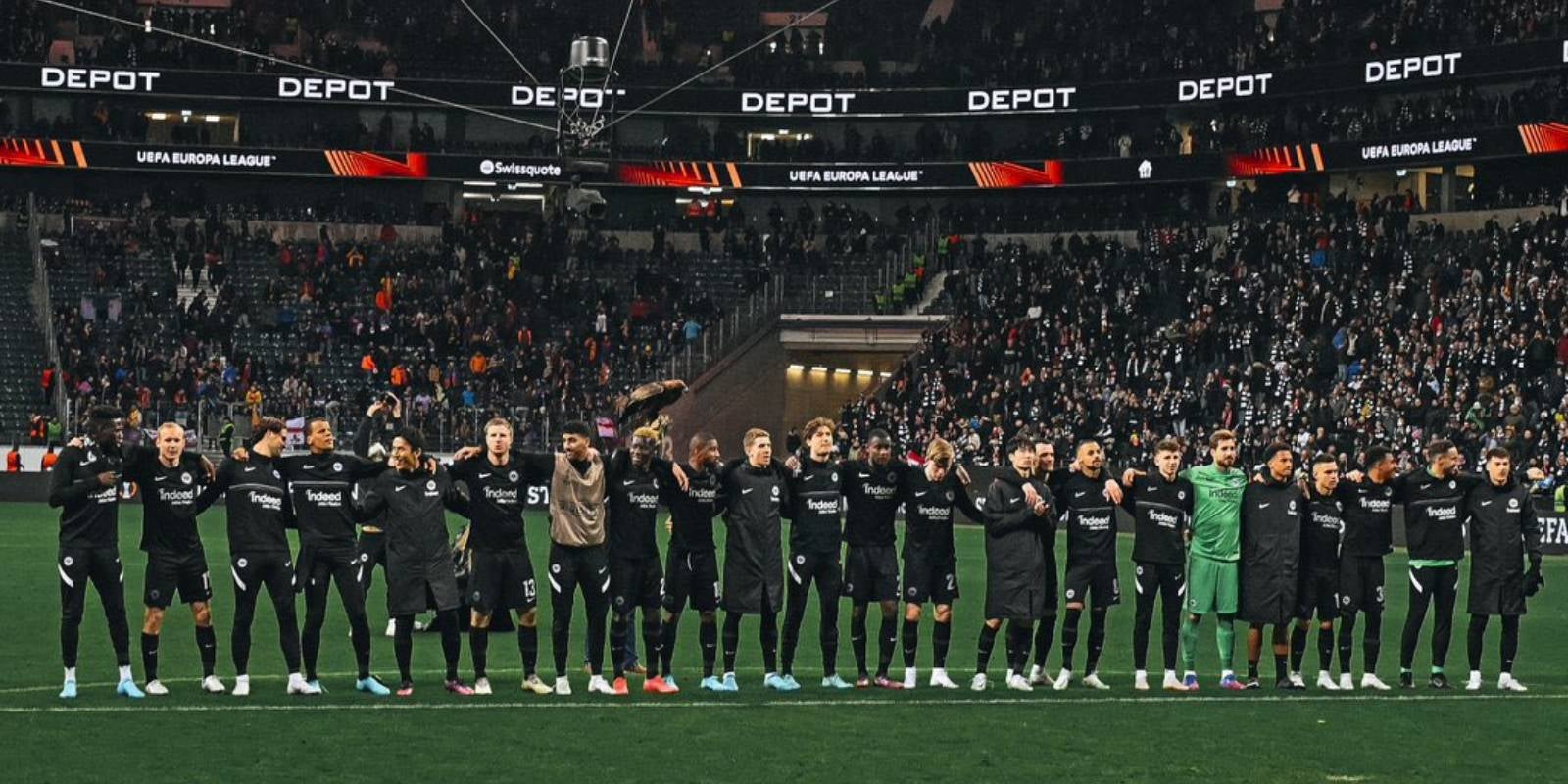 Los jugadores del Eintracht de Frankfurt, después del partido de ida contra el Barça | @eintracht