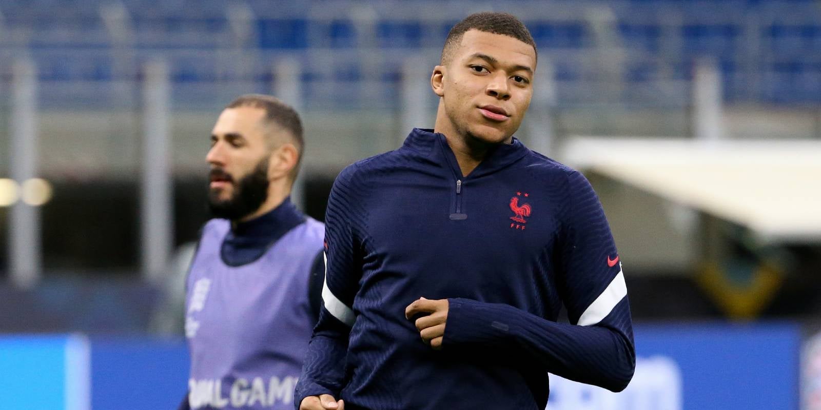 Karim Benzema i Kylian Mbappé, durant un entrenament de la selecció francesa | Europa Press
