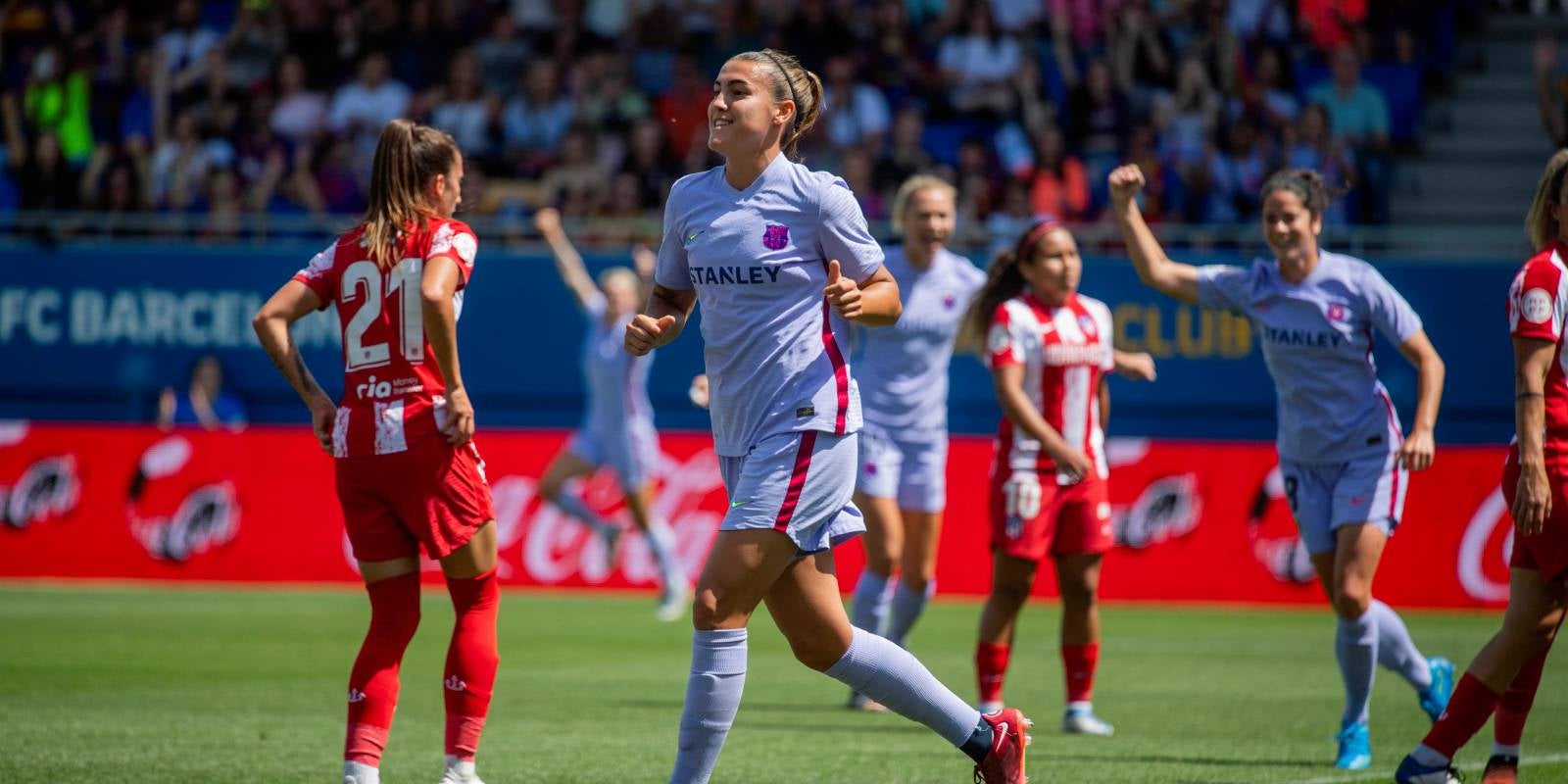 Patri Guijarro, jugadora del Barça celebra su primer gol, obra de Irene Paredes | FC Barcelona