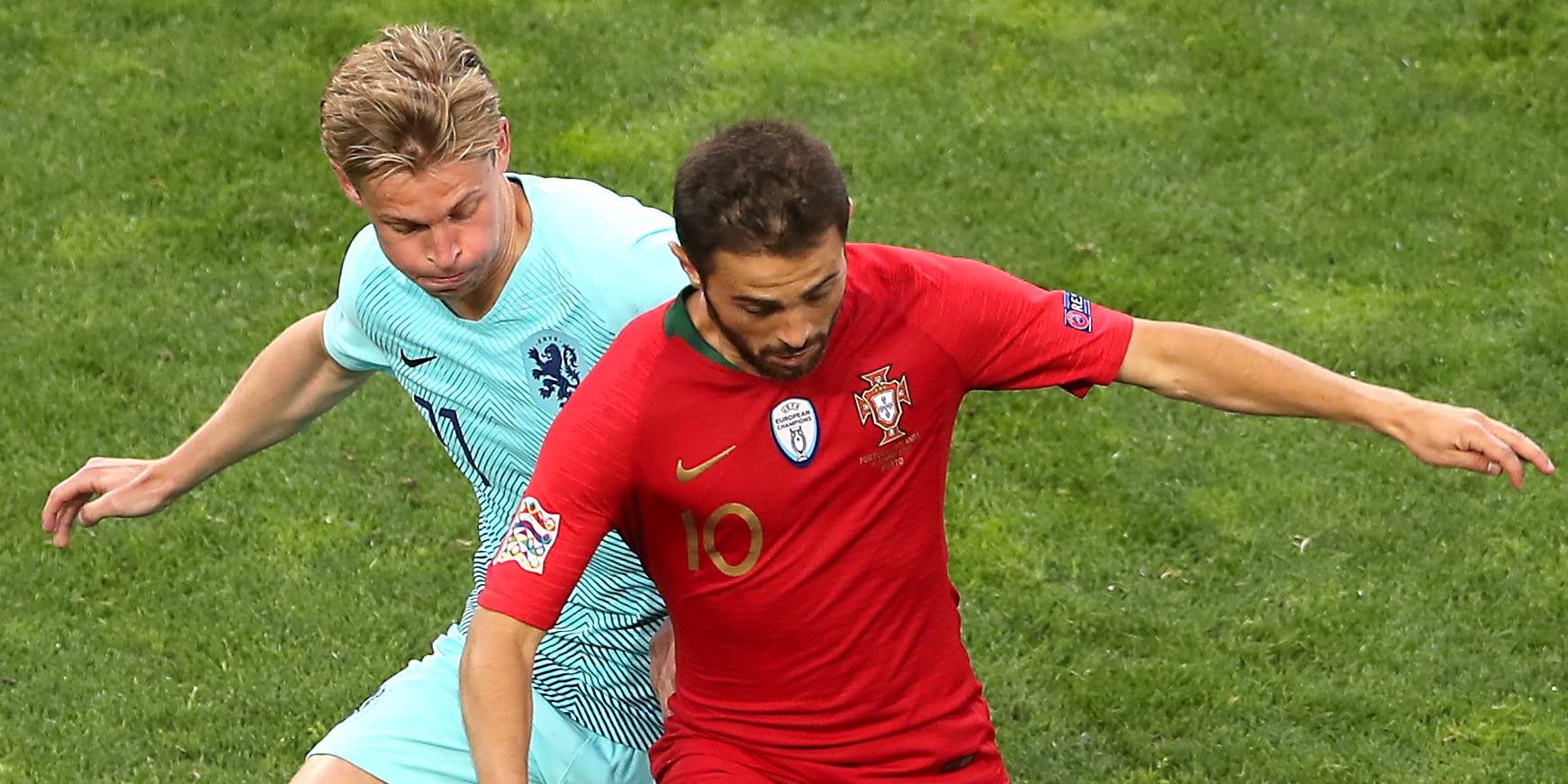 Frenkie de Jong i Bernardo Silva, durant un partit de seleccions | Europa Press