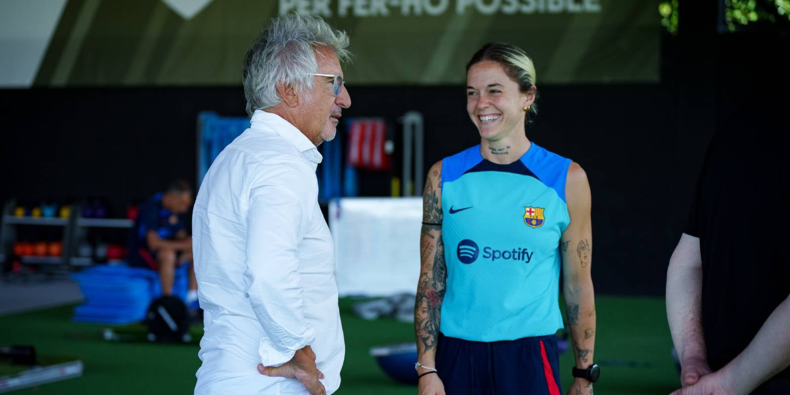 Xavi Puig, directiu responsable del Barça femení, amb Mapi León | FC Barcelona