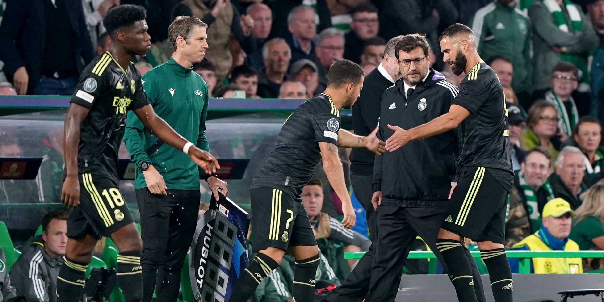 Karim Benzema se retira lesionado del partido de Champions contra el Celtic | Europa Press