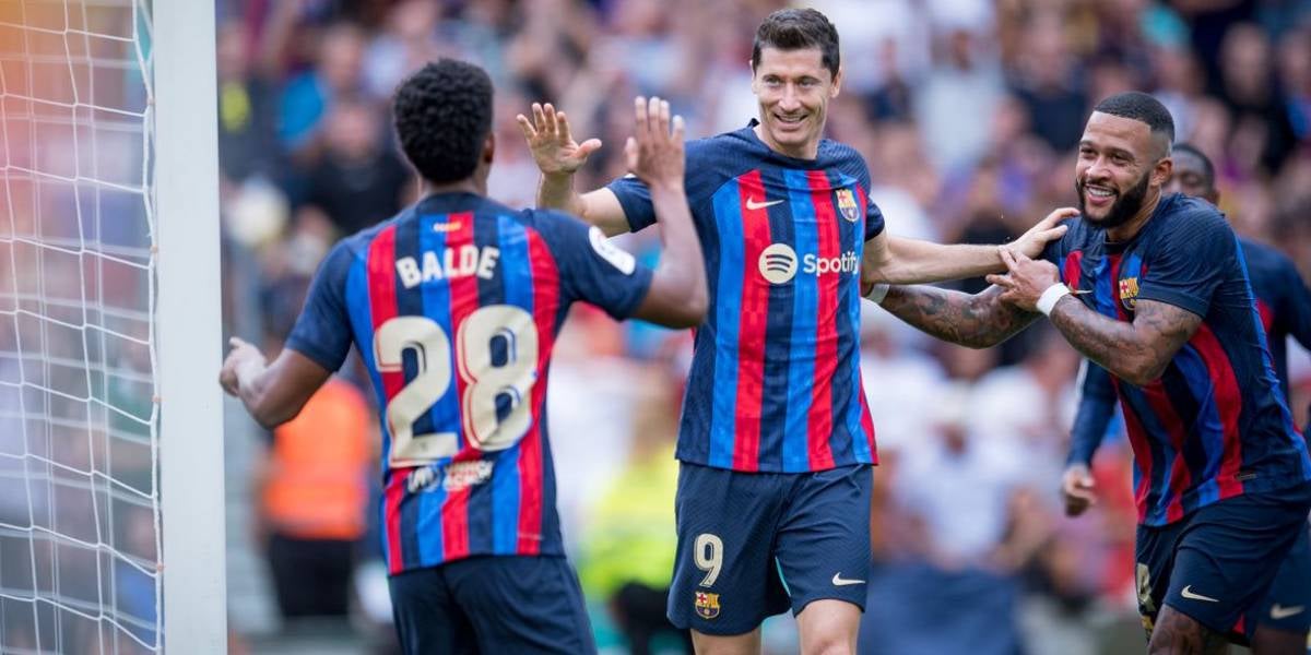 Lewandowski celebra un gol amb Balde i Memphis | FC Barcelona