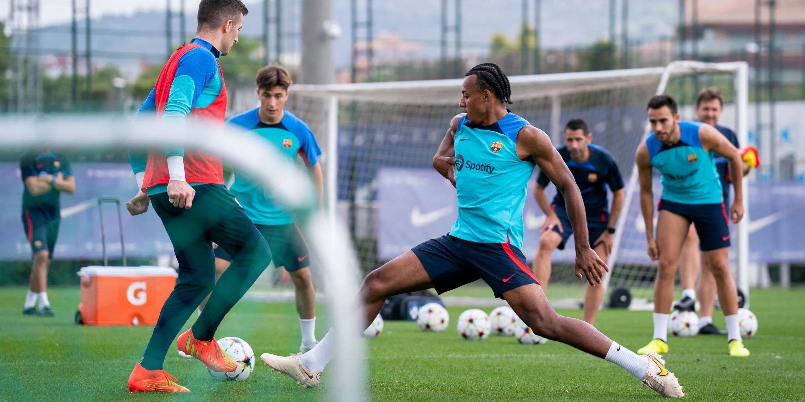 Jules Koundé, durant el seu entrenament amb el Barça | FC Barcelona