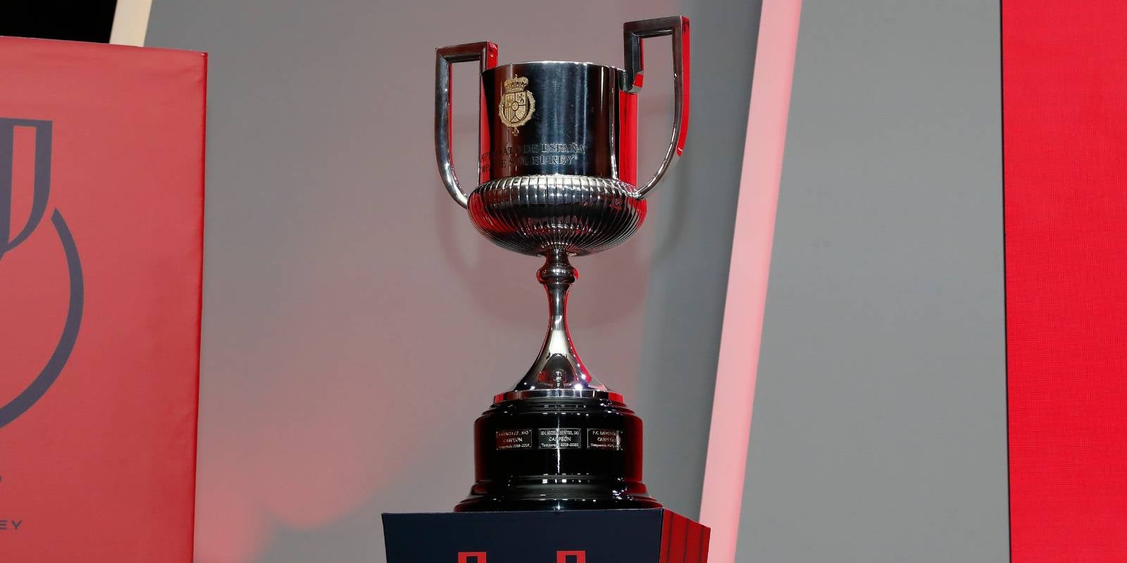 El trofeu de Copa, al sorteig de la primera ronda de l'edició de la temporada 2022/2023 | RFEF