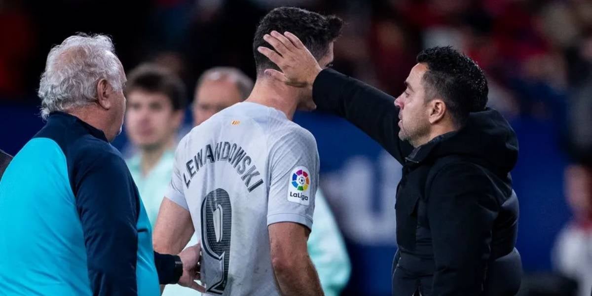 Xavi Hernández i Robert Lewandowski, en una imatge d'arxiu | FC Barcelona