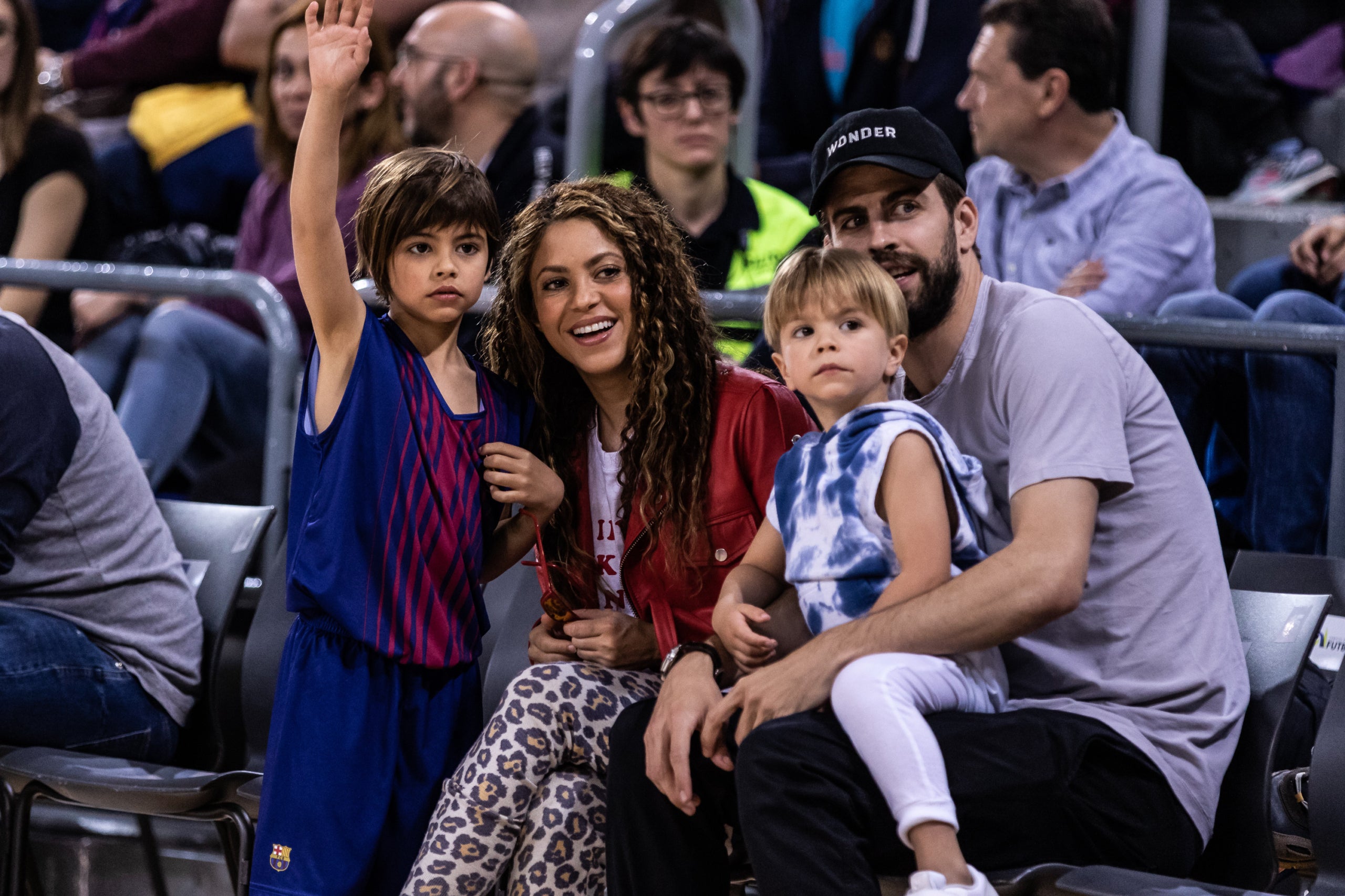 Gerard Piqué i Shakira, amb els seus fills Milan i Sasha | Europa Press