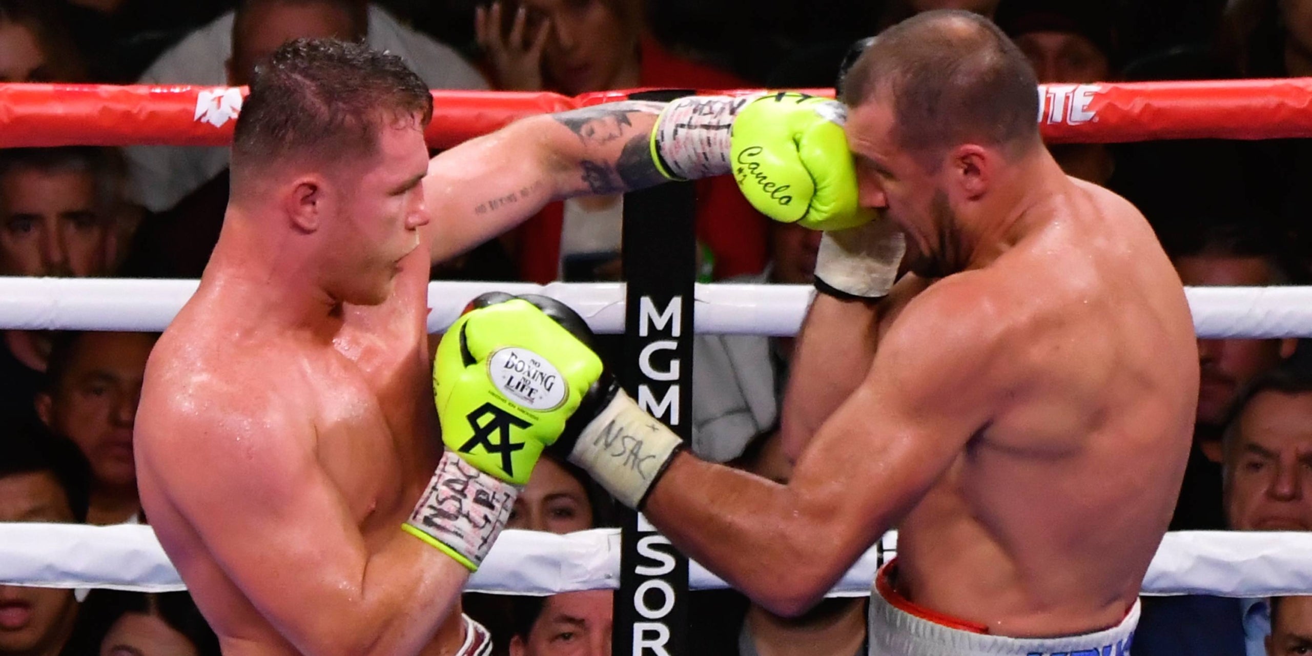 Canelo Álvarez, durant un combat de boxa | Europa Press