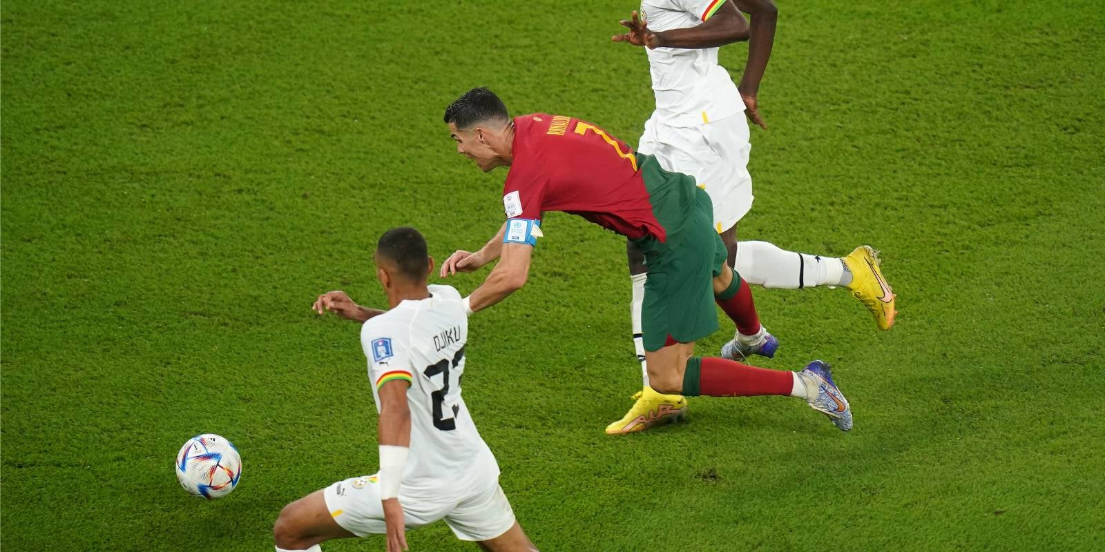Cristiano Ronaldo, durant el penal que ha provocat i que ha acabat marcant contra Ghana | Europa Press