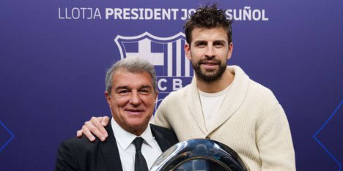 Gerard Piqué i Joan Laporta, després del darrer partit del central català al Camp Nou | FC Barcelona