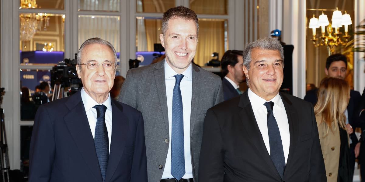 Bernd Reichard, CEO de la Superlliga, amb Joan Laporta i Florentino Pérez | Europa Press