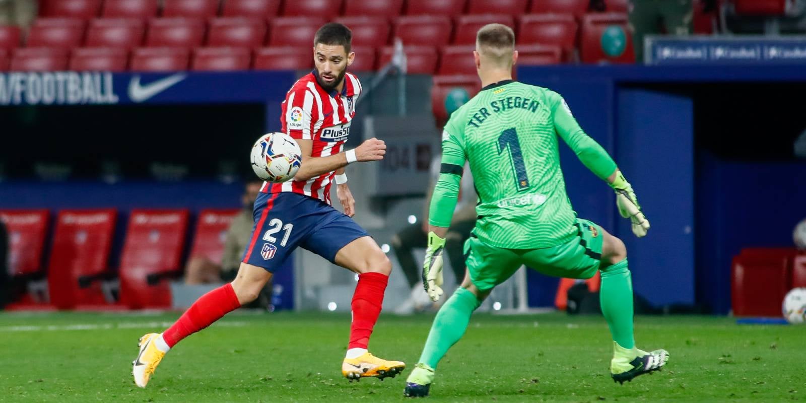 Yannick Carrasco, durant un partit entre l'Atlètic de Madrid i el Barça | Europa Press