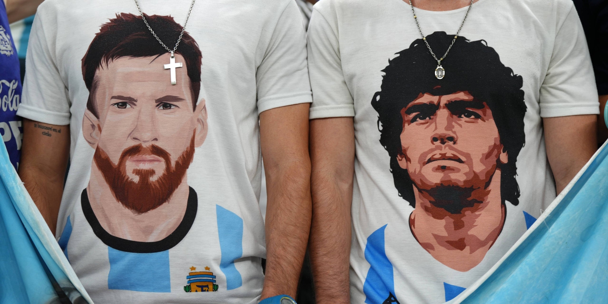 Dues samarretes de Messi i Maradona, en una imatge d'arxiu del Mundial | Europa Press