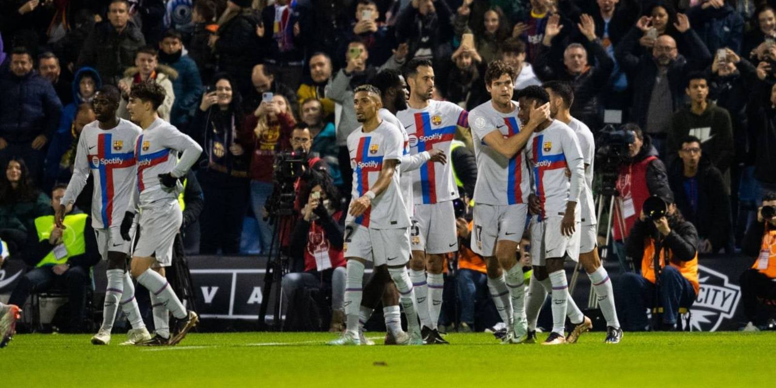 Els jugadors del Barça celebren el gol d'Ansu Fati contra l'Intercity | FC Barcelona