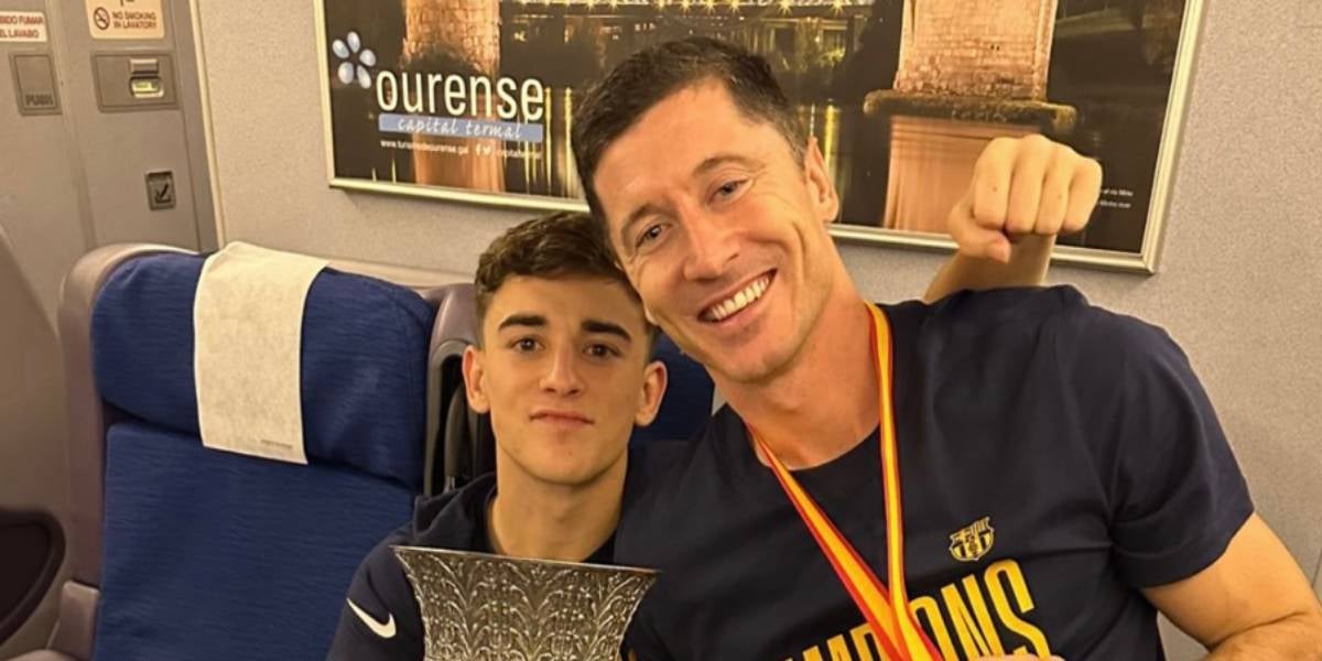 Pablo Gavi i Robert Lewandowski amb la Supercopa | FC Barcelona