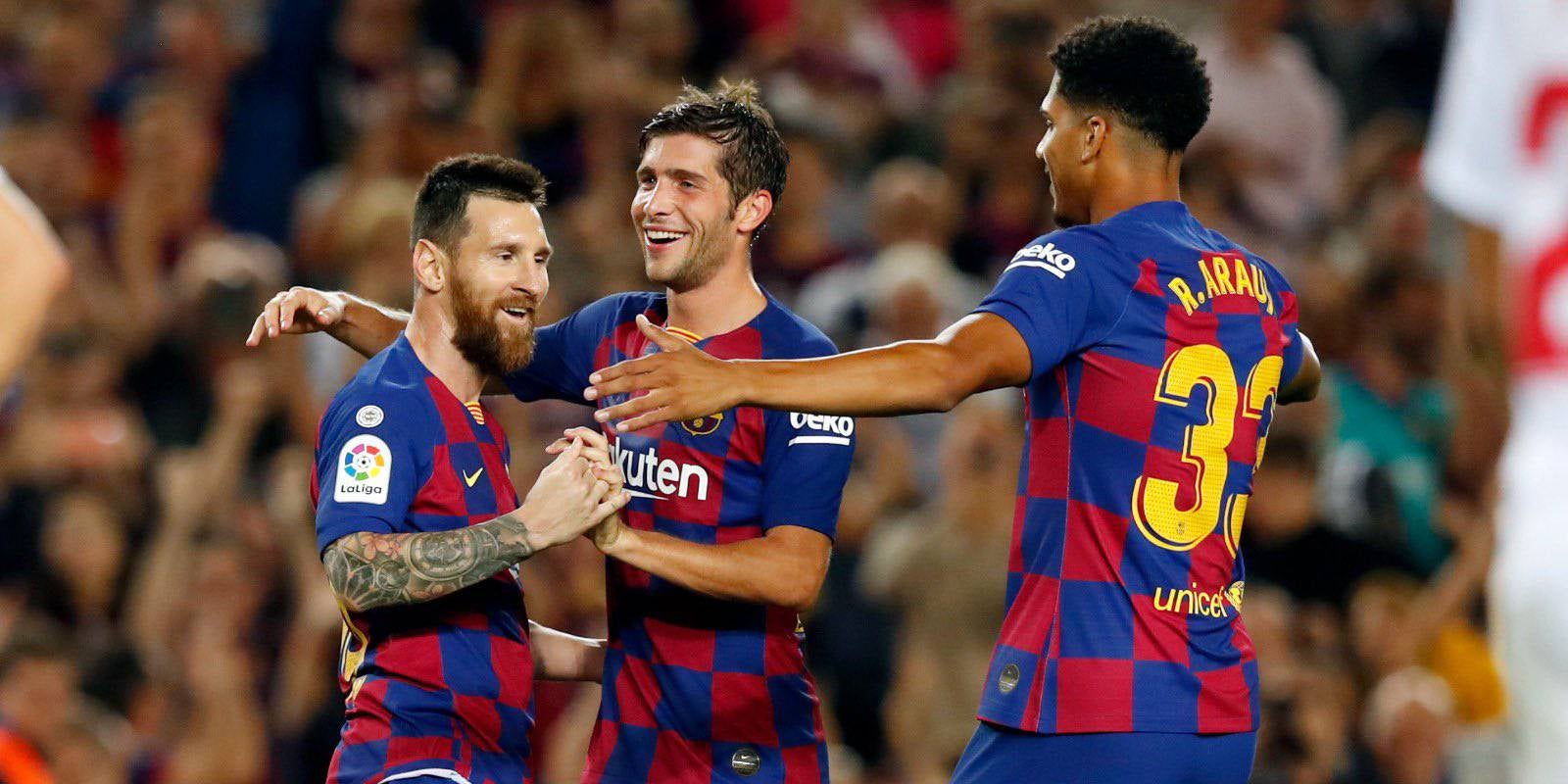 Ronald Araujo, celebrant un gol del Barça amb Leo Messi i Sergi Roberto la temporada 2019/2020 | @ronaldaraujo_4