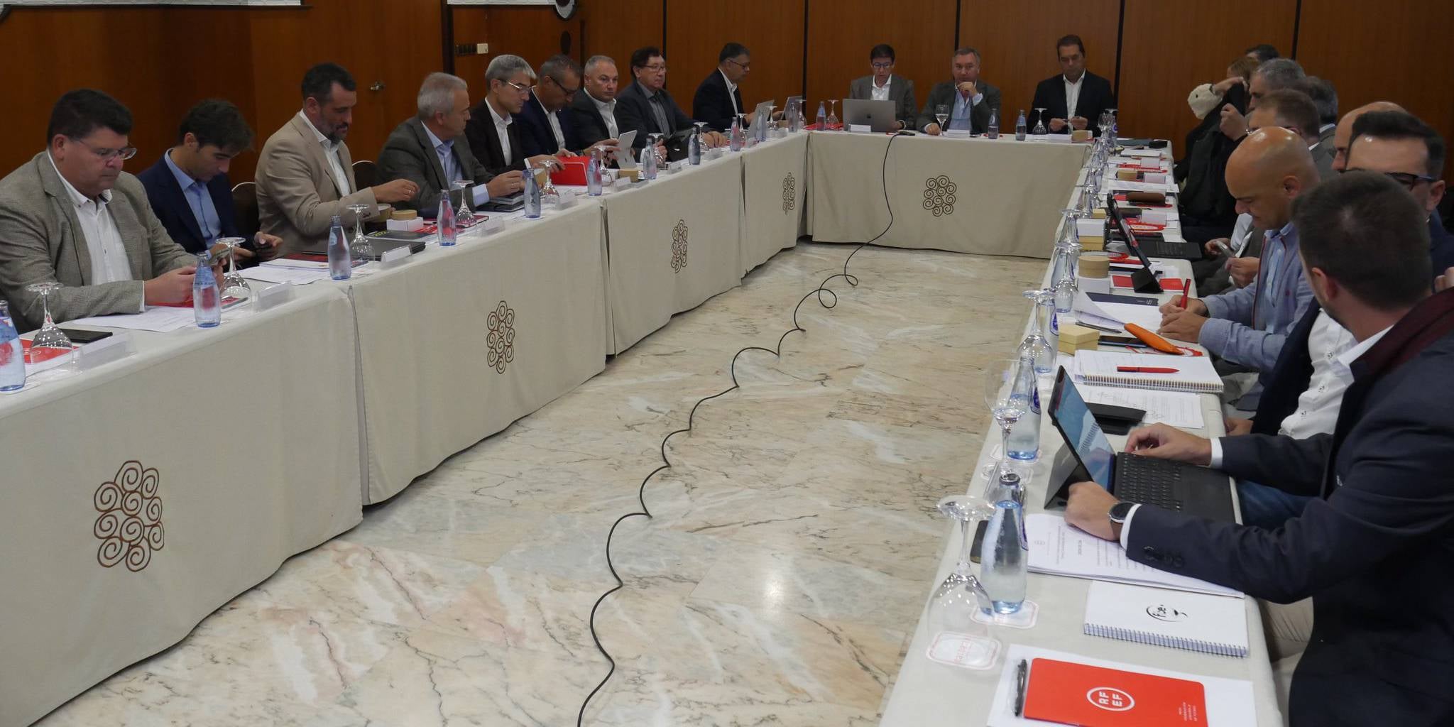El Comitè Tècnic d'Àrbitres, durant un reunió | CTA