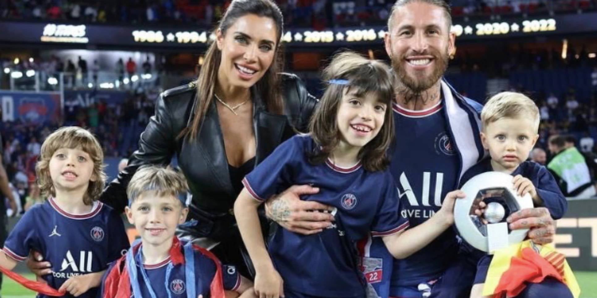 Pilar Rubio i Sergio Ramos, amb els seus quatre fills | @pilarrubio