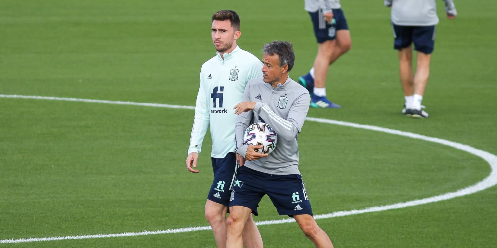 Aymeric Laporte i Luis Enrique, durant un entrenament de la selecció espanyola | Europa Press