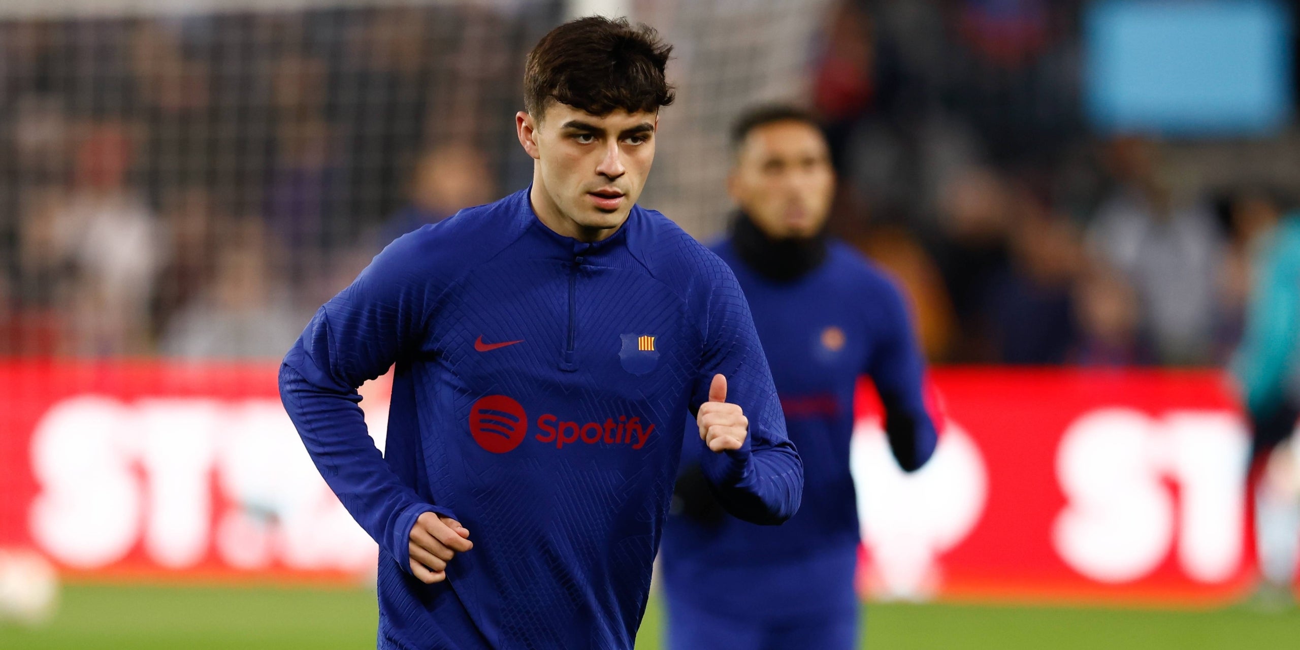Pedri, jugador del Barça, durant un escalfament | Europa Press