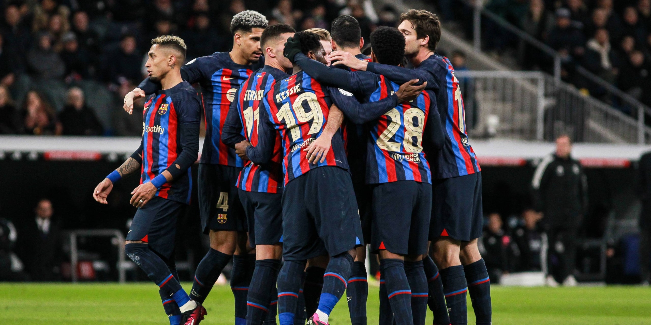Los jugadores del Barça, haciendo una piña | Europa Press