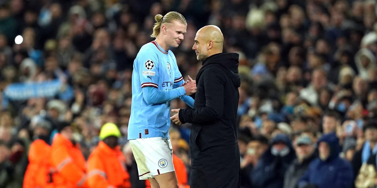 Erling Haaland saluda Pep Guardiola després de la seva exhibició al Manchester City-Red Bull Leipzig | Europa Press