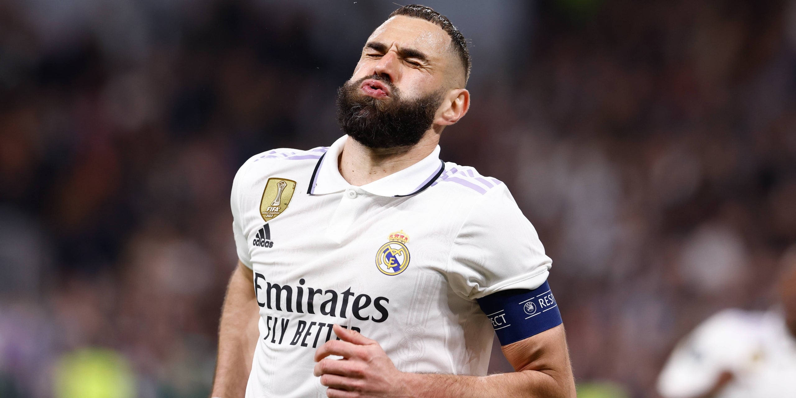 Benzema fa un gest de dolor després de marcar el gol del Madrid | Europa Press
