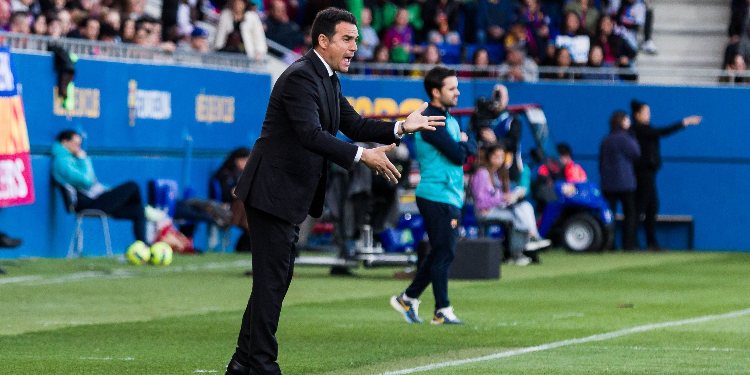 Alberto Toril, durant el clàssic de Lliga F | Europa Press