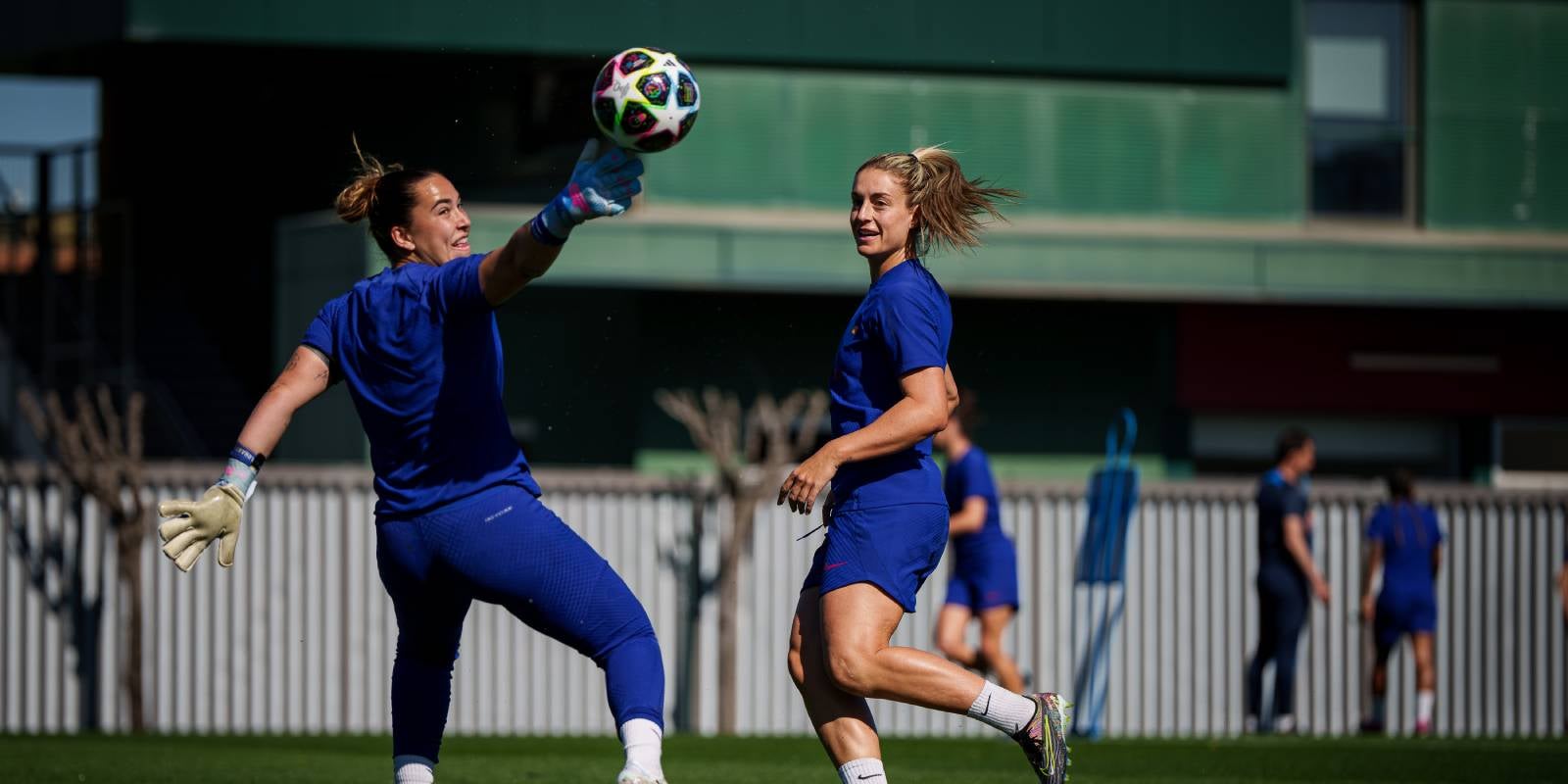 Alexia Putellas i Cata Coll, entrenant a la Ciutat Esportiva Joan Gamper | FC Barcelona
