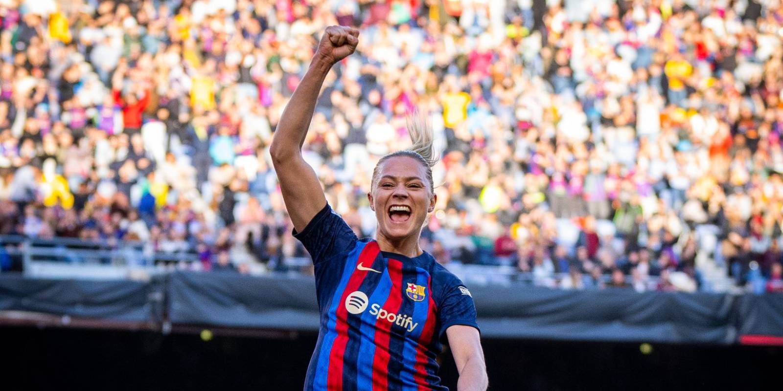 Fridolina Rolfö, celebrant el primer gol del Barça a la Roma en el Camp Nou | FC Barcelona