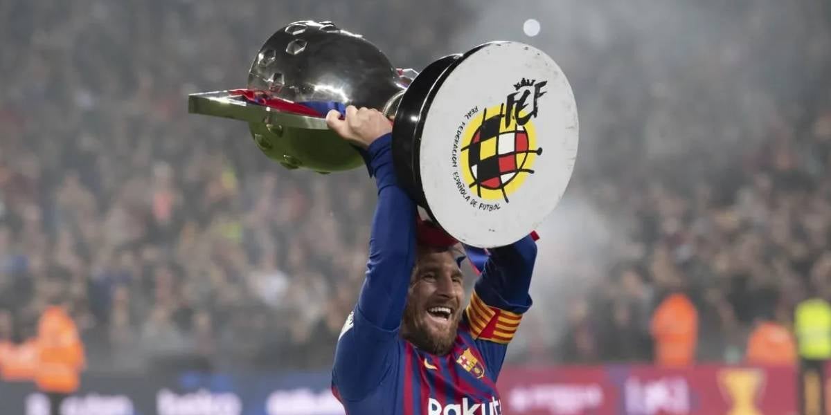 Leo Messi celebrant el títol de Lliga amb el Barça | FC Barcelona