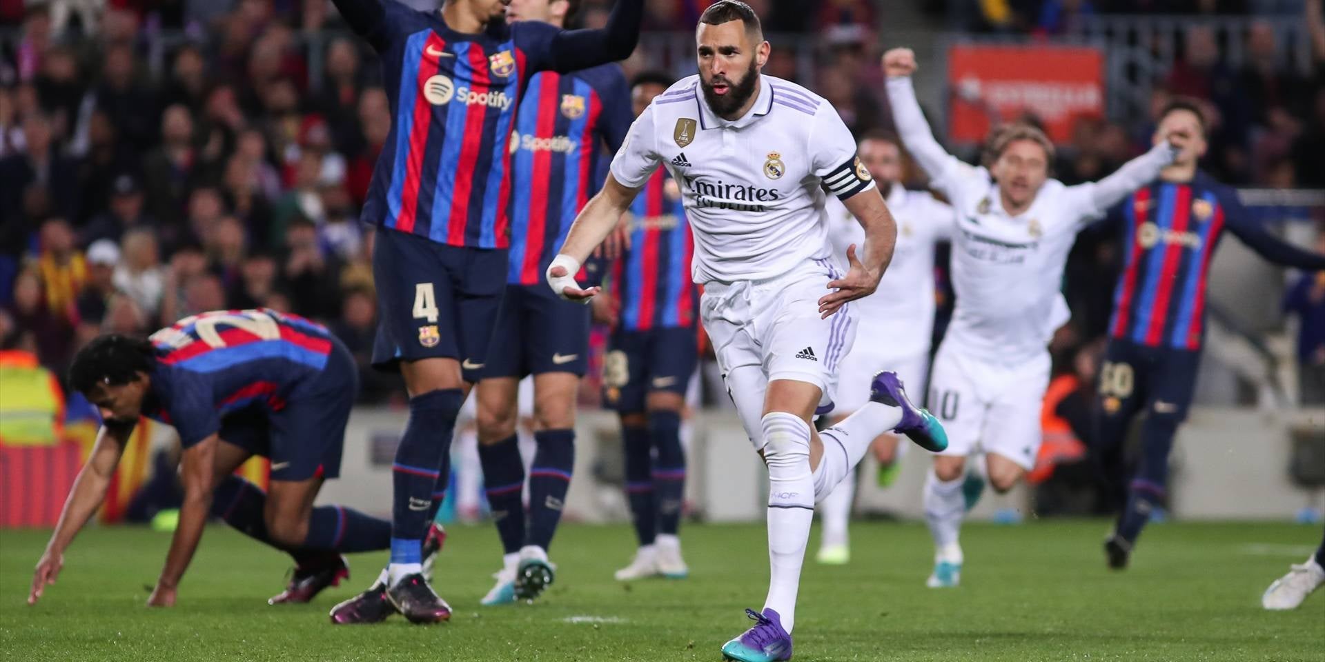 Karim Benzema celebra un gol al Camp Nou | Europa Press