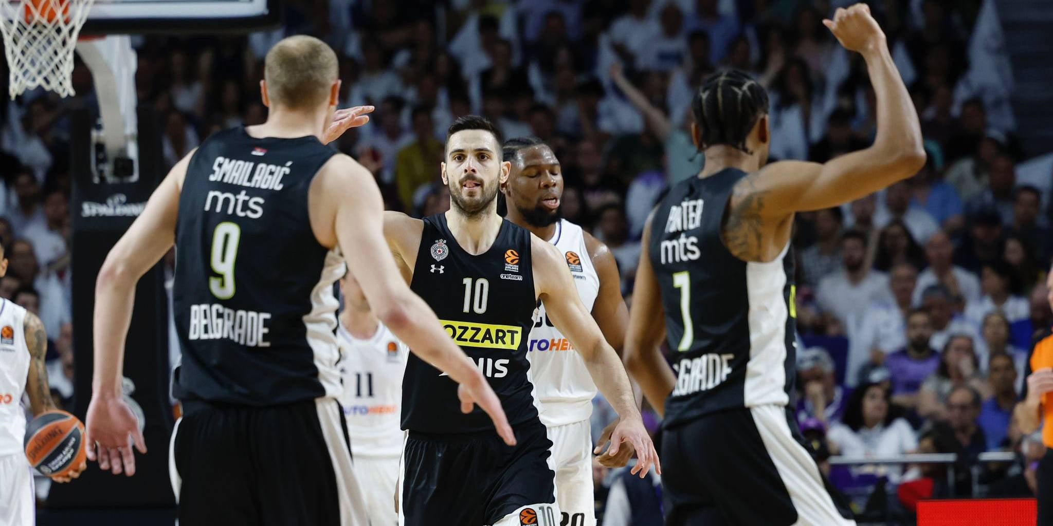 Els jugadors del Madrid i el Partizan, en el partit de l'Eurolliga | Partizan