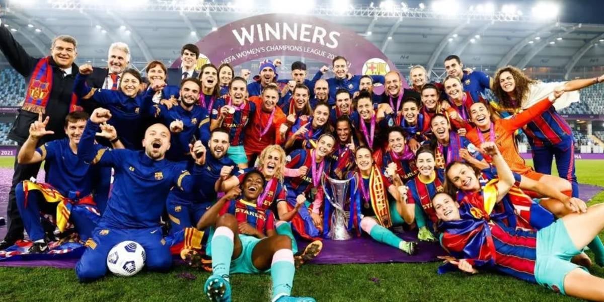 Jugadores del FC Barcelona femení celebrant la Champions del 2021 | FC Barcelona