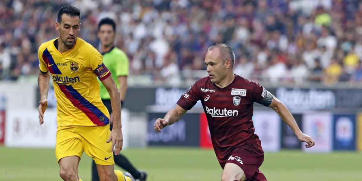 Busquets i Iniesta, durant l'únic precedent entre Barça i Vissel Kobe | FC Barcelona