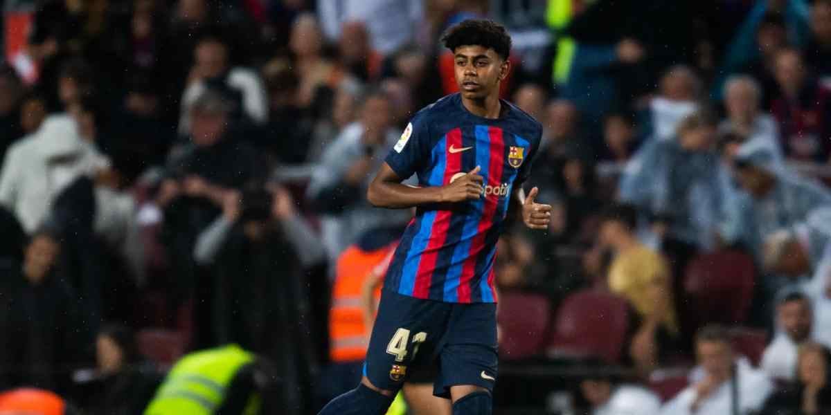 Lamine Yamal, durant el seu debut amb el Barça | FC Barcelona