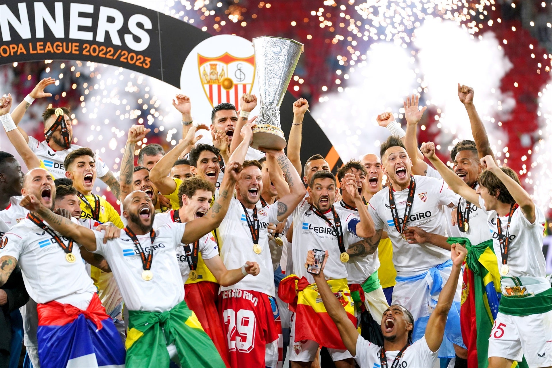 Los jugadores del Sevilla celebran su séptima Europa League | Europa Press