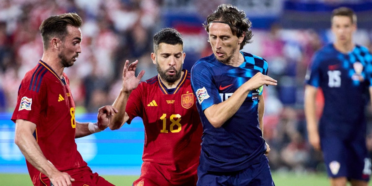 Fabián, Jordi Alba i Modric durant un instant de la final | Selección Española
