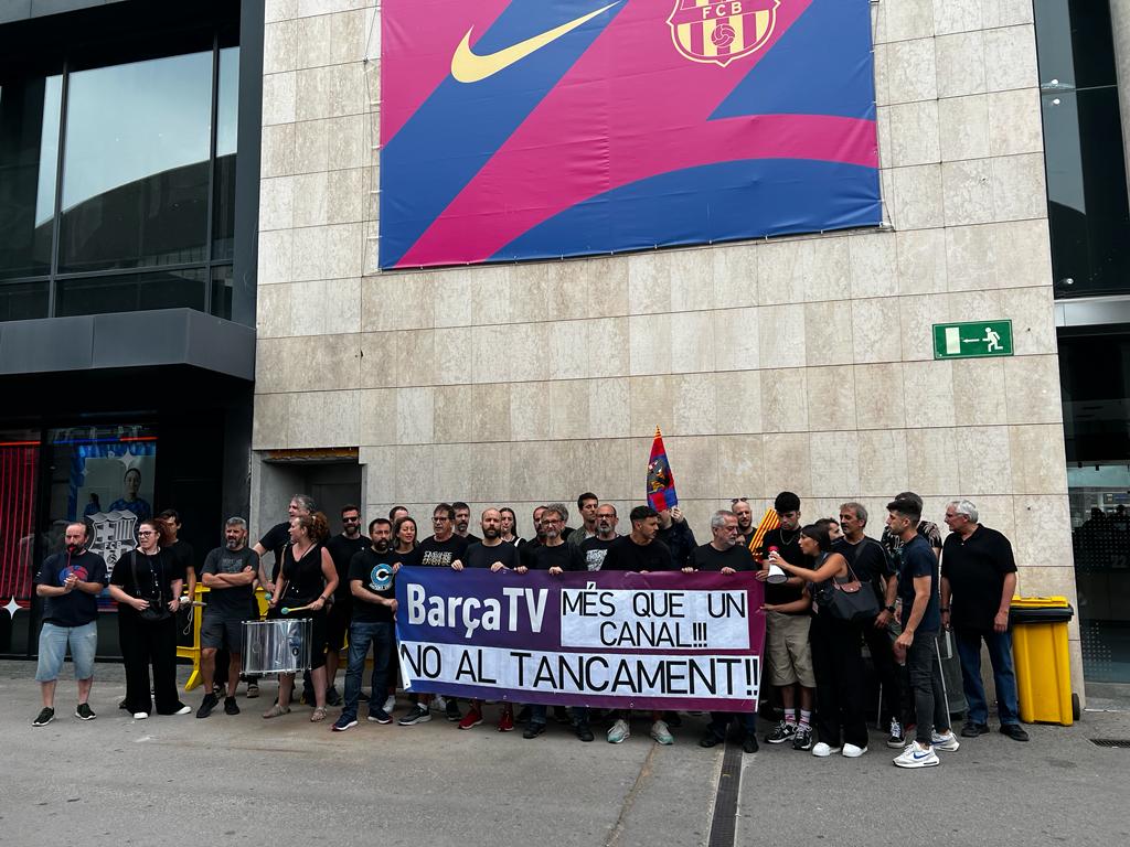 Los trabajadores de Barça TV, durante un acto reivindicativo | @ComiteBarcaTV