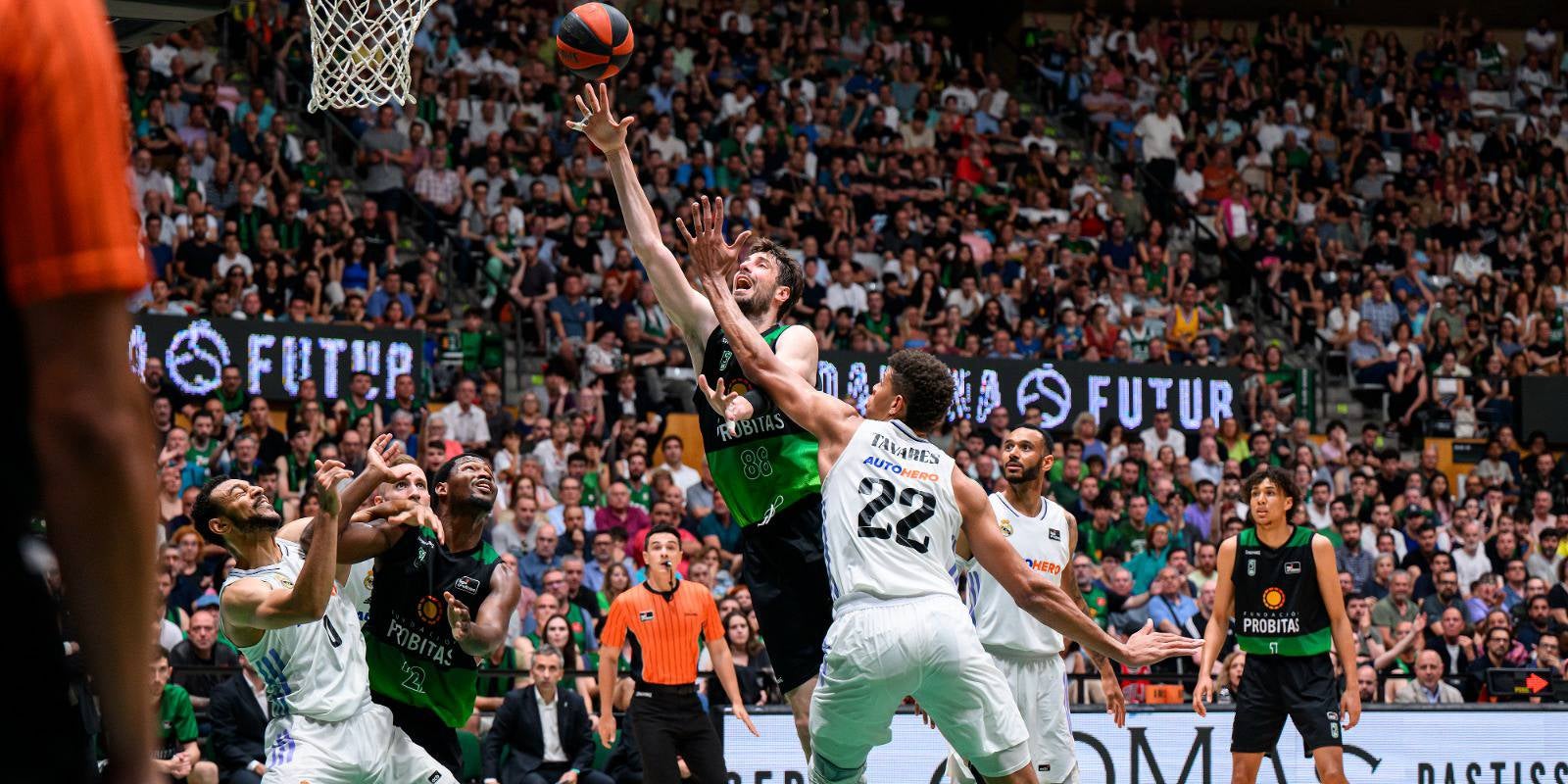 Ante Tomic, durant el partit contra el Madrid | Club Joventut Badalona