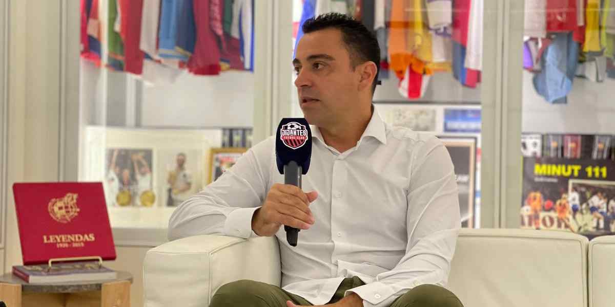 El tècnic del Barça, Xavi Hernández, durant la entrevista amb Jijantes | Jijantes FC