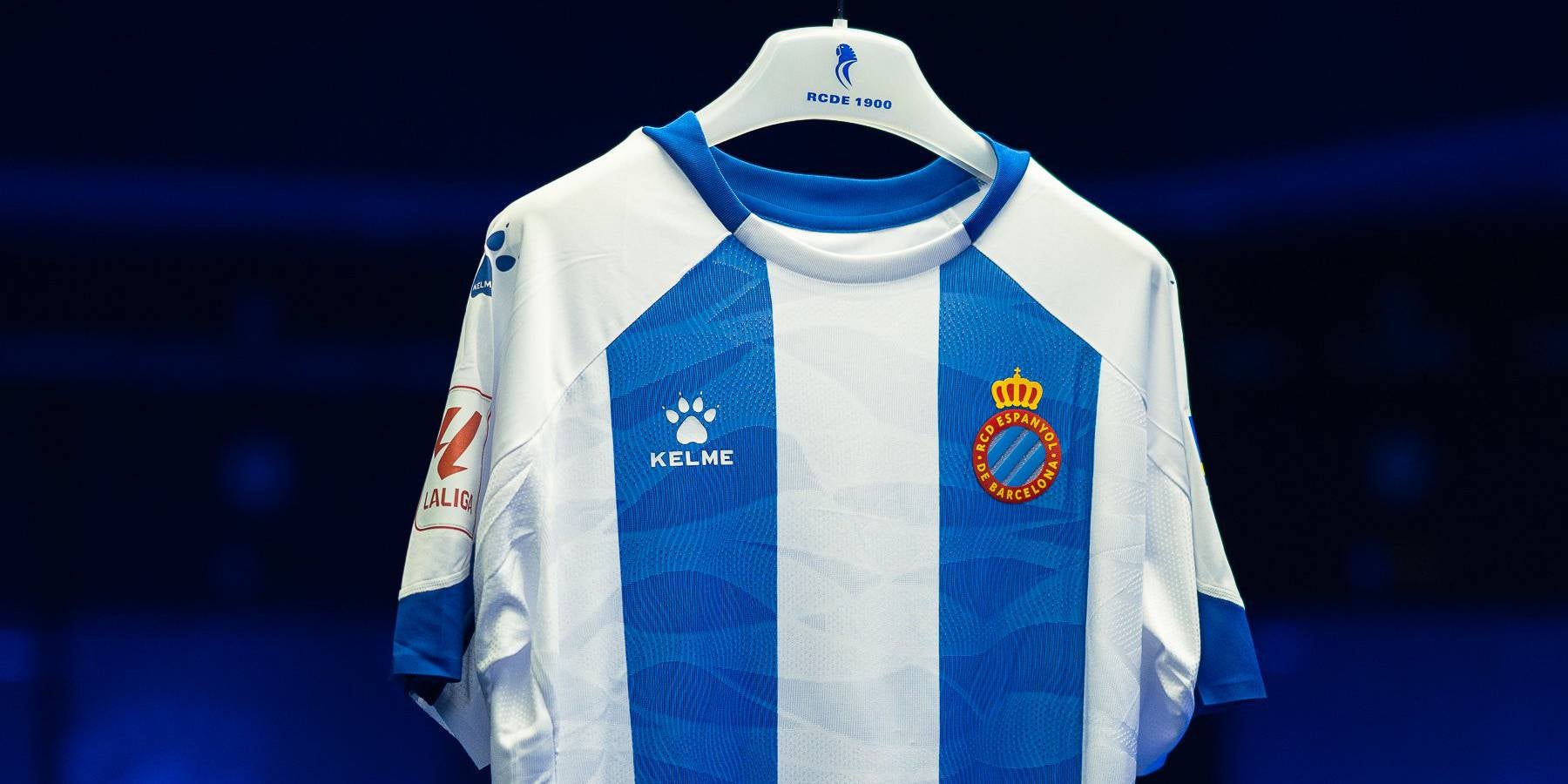 La primera equipació de l'Espanyol per a la temporada 2023-2024 | RCD Espanyol