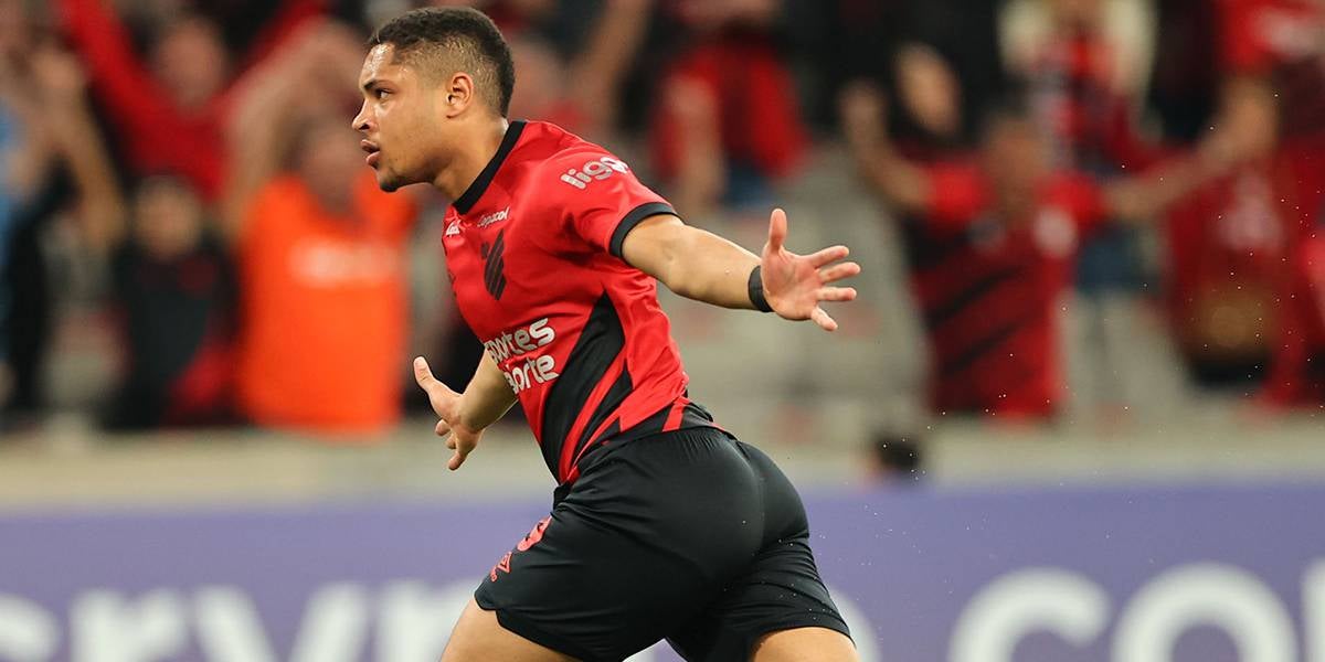 Vitor Roque celebra un gol | Athletico Paranaense